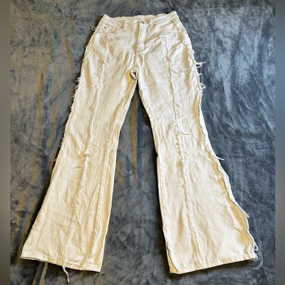 Gemma Rae White Super‎ Flare Raw Hem Detail Pants Sz 7/28 Distressed Stretch